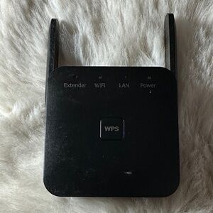 Black WiFi Range Extender
